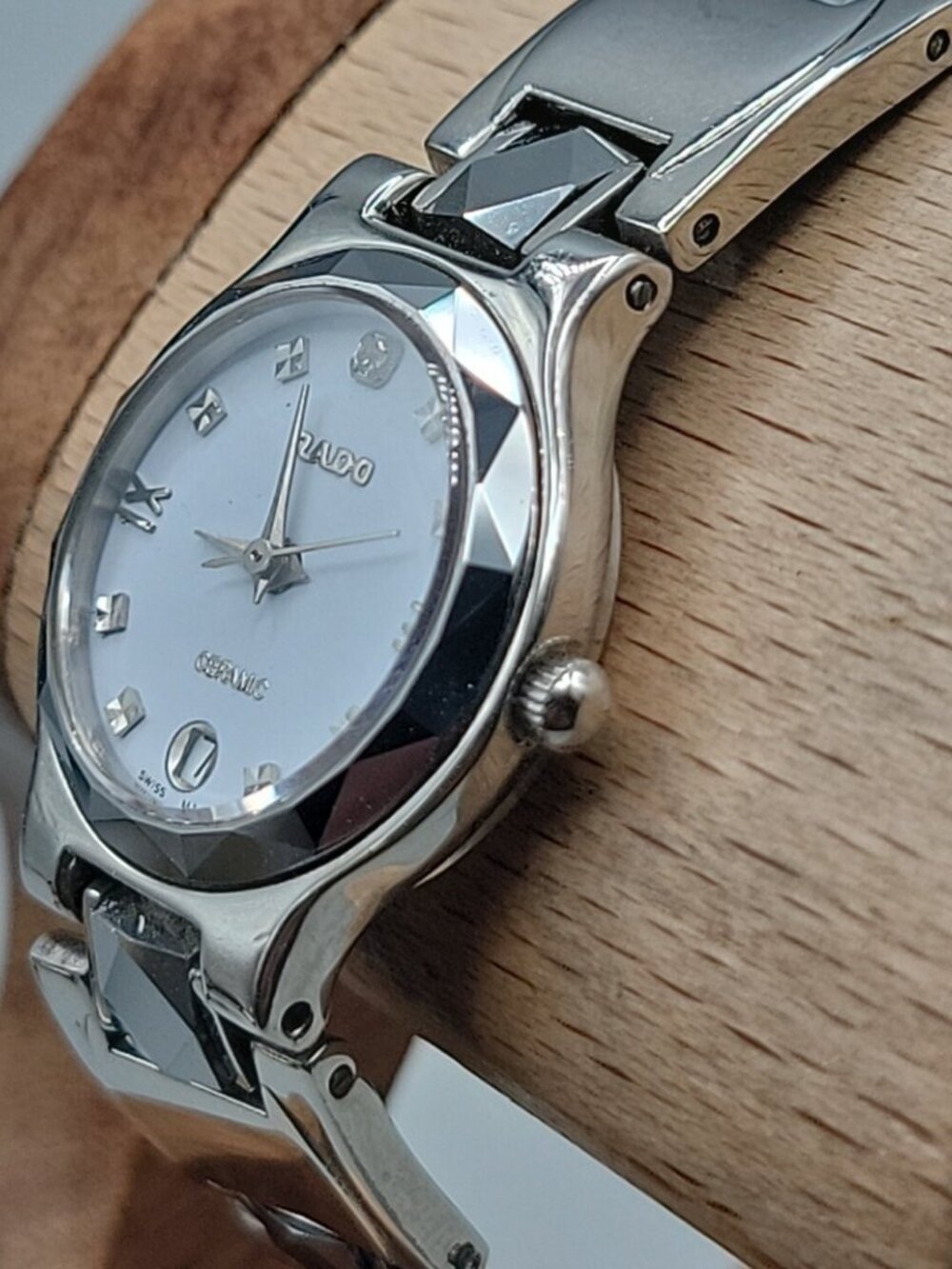 Rado DiaStar Swiss Women’s Watch 111.0358.3 Ceramic Diamond Markers Date - Picture 6 of 16